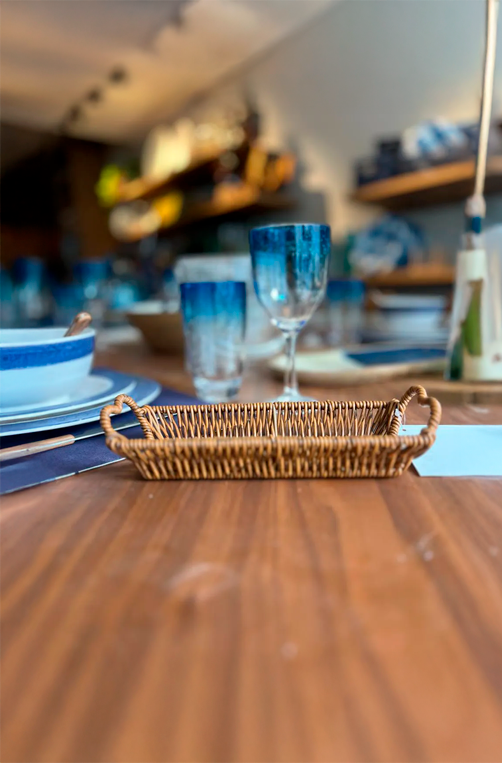 Bandeja de Fibra com Alça de Coração Fendi Média