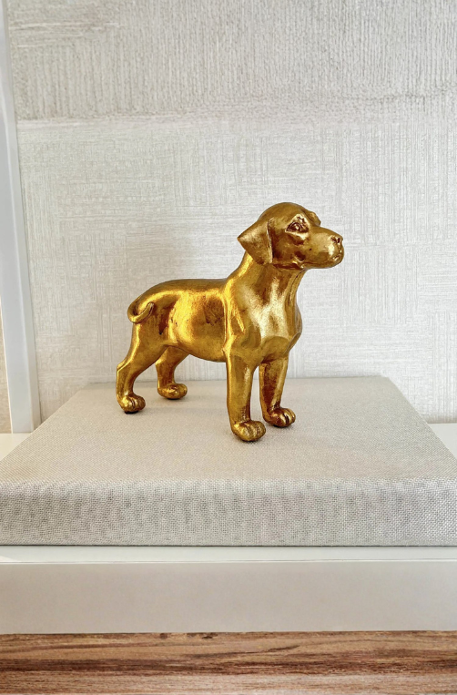 Escultura de Cachorro de Poliresina Dourado