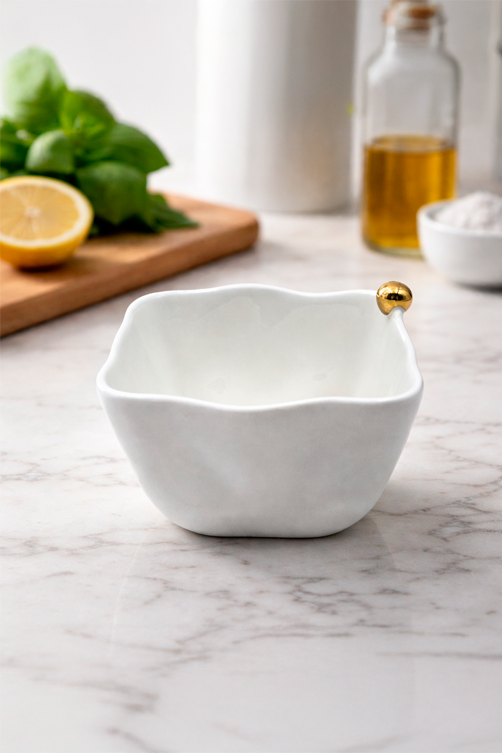 Conjunto de Petisqueira em Porcelana Branca com Esferas Douradas 3 peças