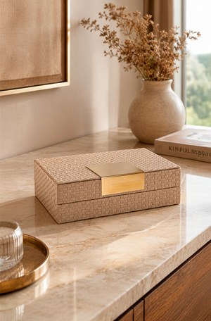 Caixa Decorativa em Mdf com Revestimento Fendi em Pu e Metal Dourado