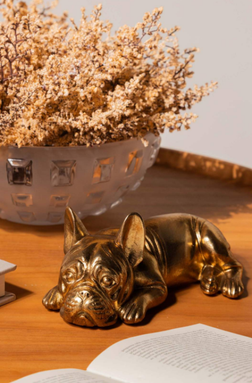 Cachorro Deitado Decorativo de Poliresina Dourado