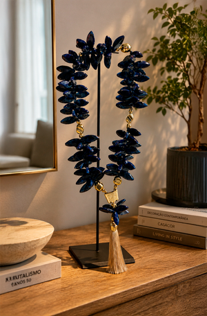 Colar de Mesa Decorativo com Pai Nosso Petala e Tassel Azul