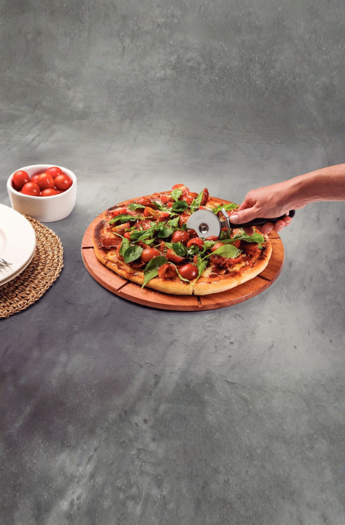 Cortador para Pizza Utilità em Aço Inox com Cabo de Polipropileno Preto