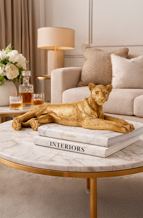 Escultura Decorativa Leoa Imperial em Poliresina