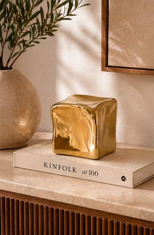 Escultura Decorativa Square Dourado em Cerâmica