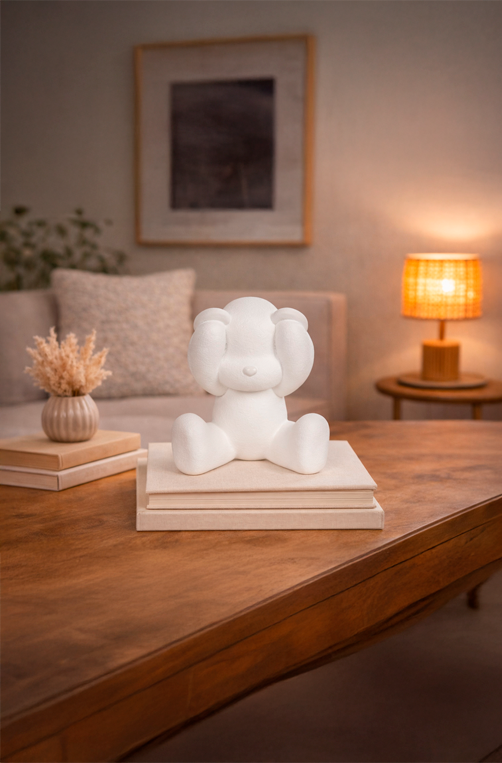 Escultura Toy Art Não Escuto Branco em Resina