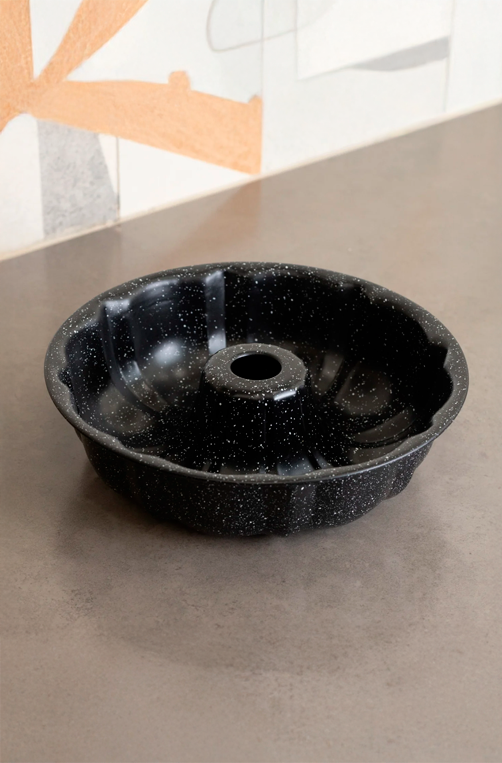 Forma para Bolo com Furo Antiaderente de Aço Carbono Granilite Preta