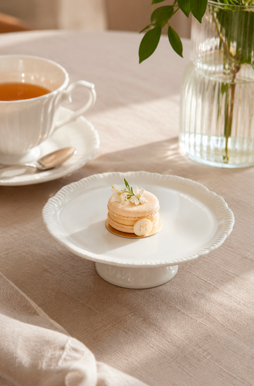Prato com Pé Lacet New Bone China Branco
