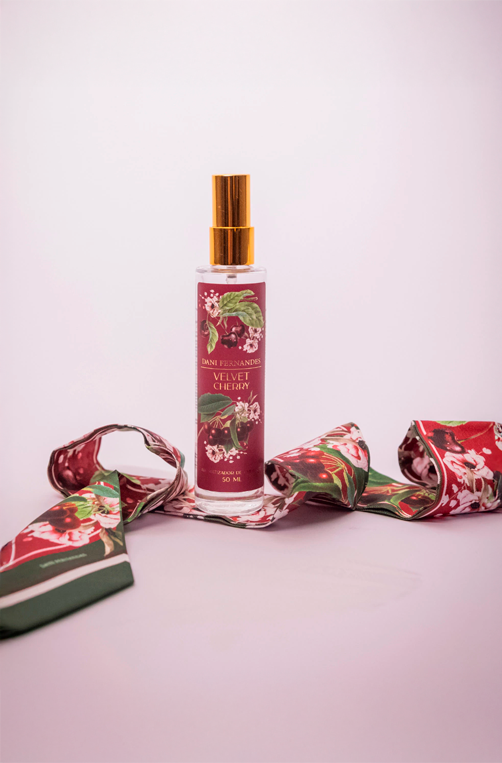 Kit Presenteável Lenço com Spray Perfumado Velvet Cherry