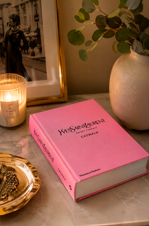 Livro Decorativo Catwalk Yves Saint Laurent
