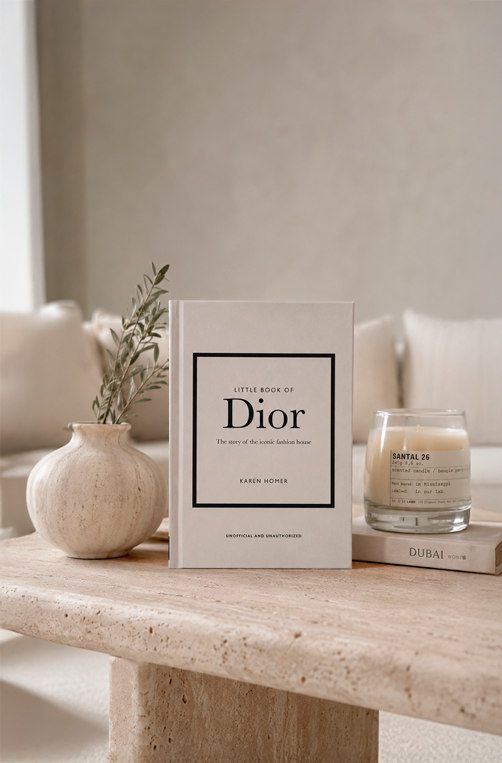 Livro Decorativo Little Book of Dior: The Story of the Iconic Fashion House