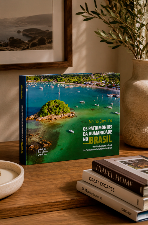 Livro Decorativo O Patrimônios da Humanidade no Brasil em Capa Dura
