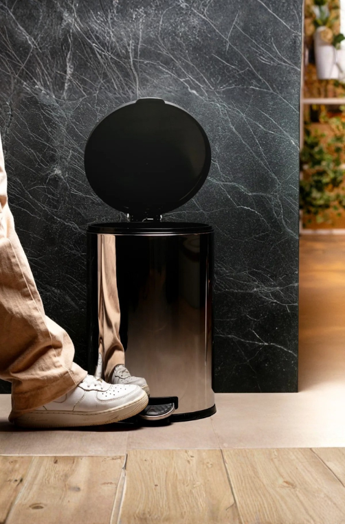 Lixeira Flat com Tampa e Pedal Aço Inoxidável 15 Litros