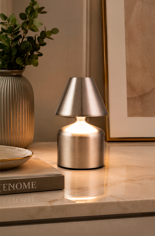 Luminária de Mesa com Usb Prata em Metal