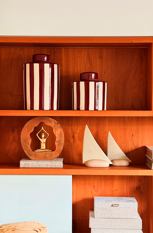 Pote Decorativo Listrado Vermelho e Bege em Cerâmica 34cm