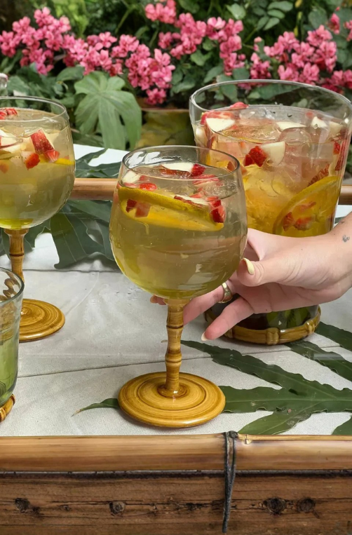 Taça Acrilico Verde com base Bambu 440ml