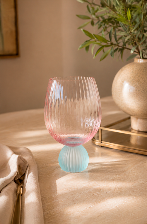 Taça de Água Rosa com Base Azul em Vidro 460ml