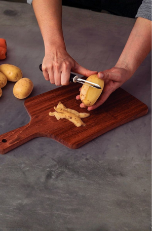 Descascador de Batatas Manual Utilità em Aço Inox com Cabo de Polipropileno Preto