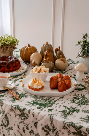 Travessa de Porcelana Branca com Esferas Douradas 33cm