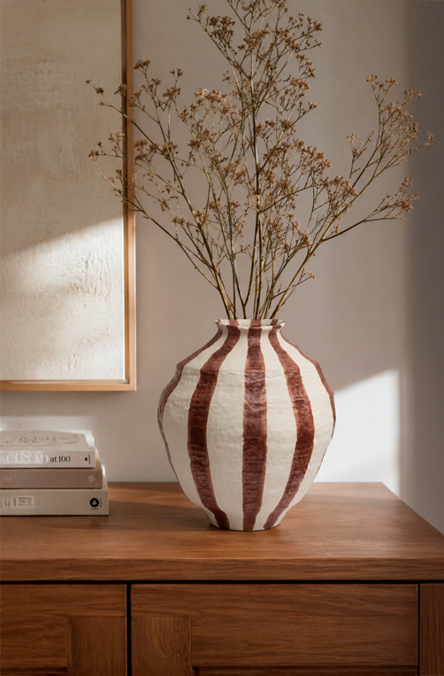Vaso Decorativo com Listras Branco e Marrom em Cerâmica