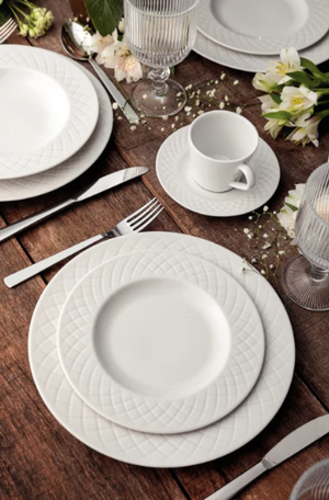 Xícara de Chá com Pires Ingrid em Porcelana 185ml