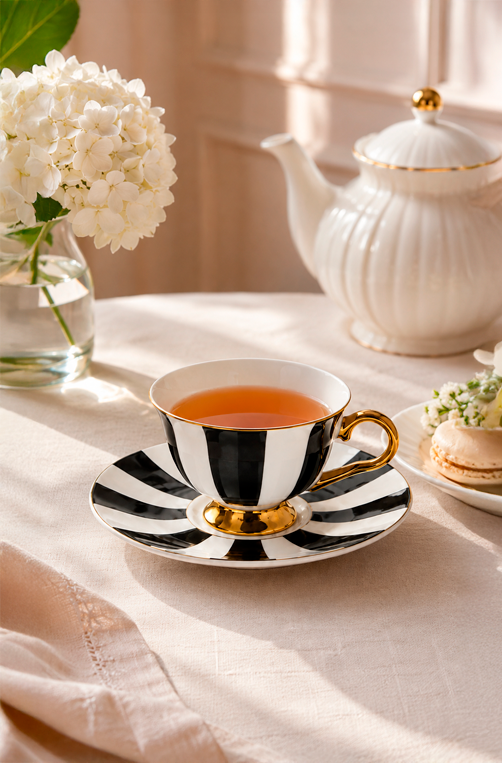 Jogo de Xicaras de Chá com Pires Optique em New Bone China 220ml 8 Peças
