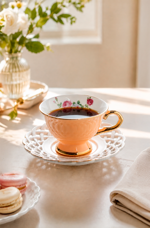 Jogo de Xicaras de Café Mon Désir com Filado Dourado em New Bone China 90ml 8 Peças